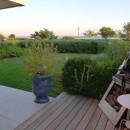 Rare Apartment, Seafront With 180 Degree View Less Than 3 Km From The Center Daire