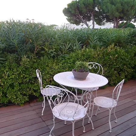 Rare Apartment, Seafront With 180 Degree View Less Than 3 Km From The Center Daire
