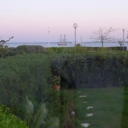 Rare Apartment, Seafront With 180 Degree View Less Than 3 Km From The Center