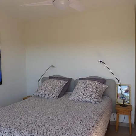 Daire Rare Apartment, Seafront With 180 Degree View Less Than 3 Km From The Center *