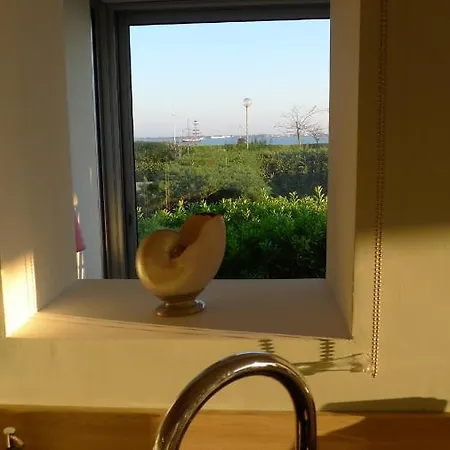 Rare Apartment, Seafront With 180 Degree View Less Than 3 Km From The Center * Le Grau-du-Roi